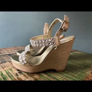 Gold platform sandals, size 6.5